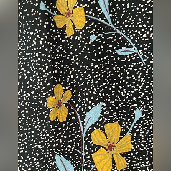 DR2 by Daniel Rainn women's black floral short cap sleeves Size L Pre-loved EUC - Picture 9 of 9